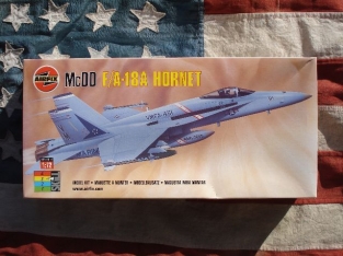 Airfix A04032  McDD F/A-18A Hornet